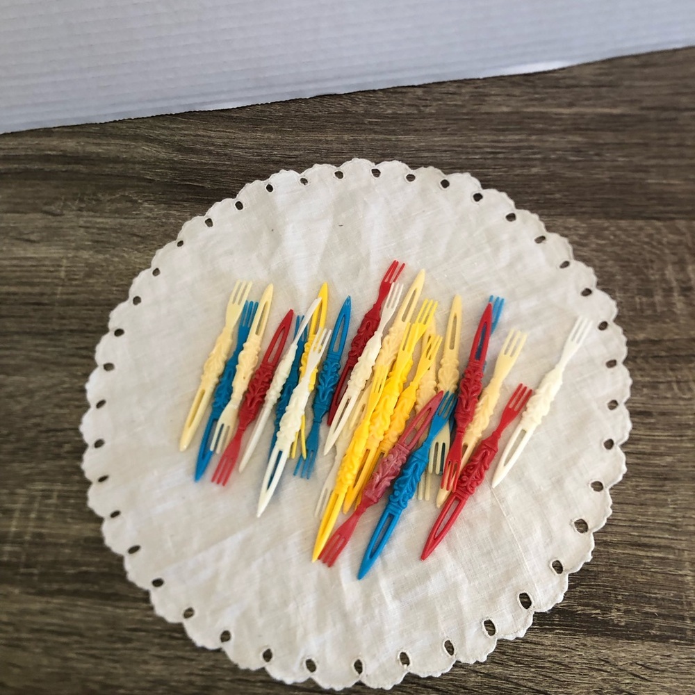 Vtg Hong Kong Made Canapé Forks